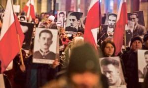 Hołd dla ofiar zbrodni komunistycznych. Żołnierze nam bliscy - niezalezna.pl Hołd dla ofiar zbrodni komunistycznych. Żołnierze nam bliscy - niezalezna.pl